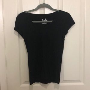 Black v neck T
